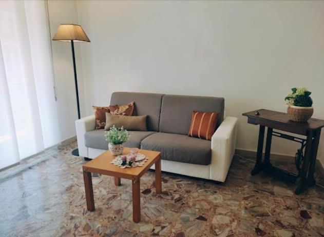 Appartamento Delizioso Con Terrazzo In Centro-Delicious Apartment With Terrace Sanremo Exteriör bild